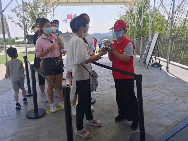 &ldquo;志愿红&rdquo;为文明旅游增暖色